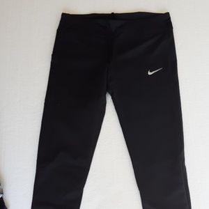Black Nike DriFit yoga capri Size Large